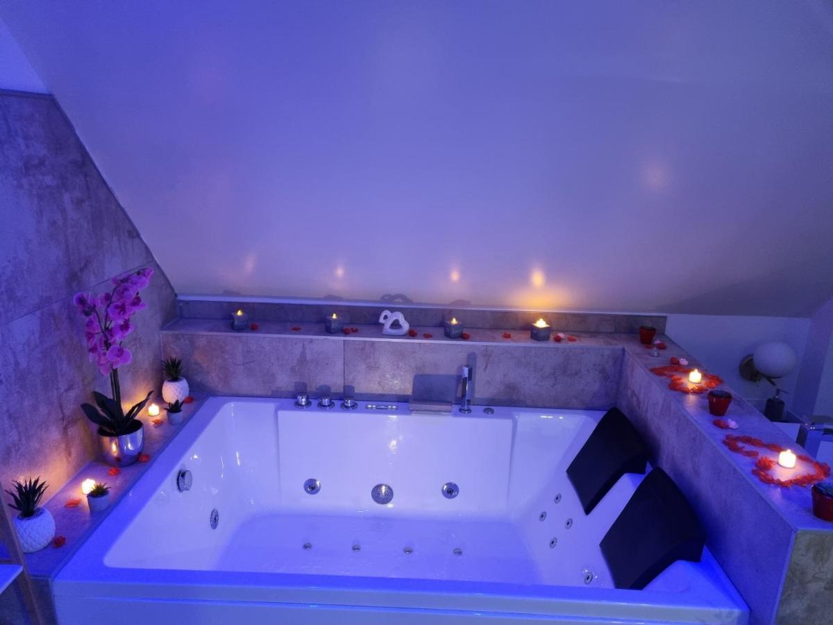 Studio Jacuzzi Au Centre Colmar Exterior foto